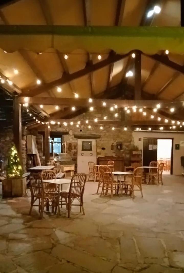 Albergue La Escuela De Lirí Eksteriør billede