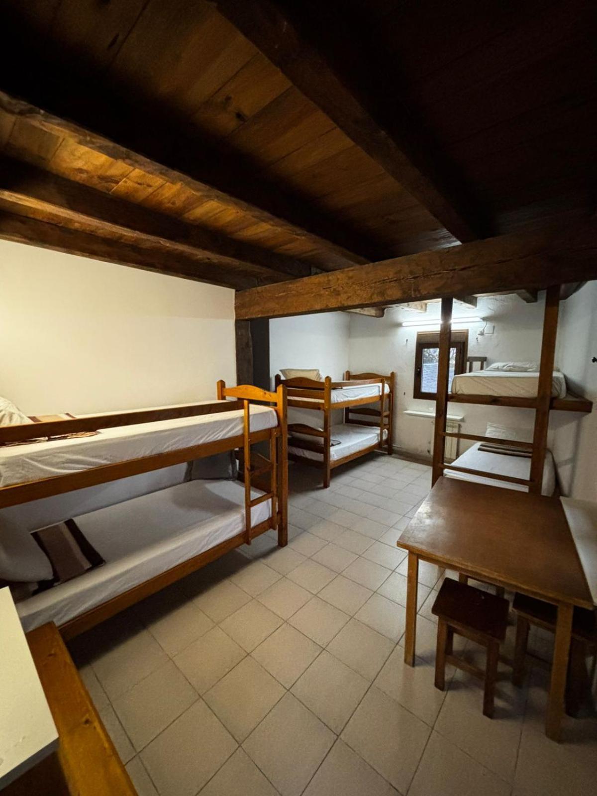 Albergue La Escuela De Lirí Eksteriør billede