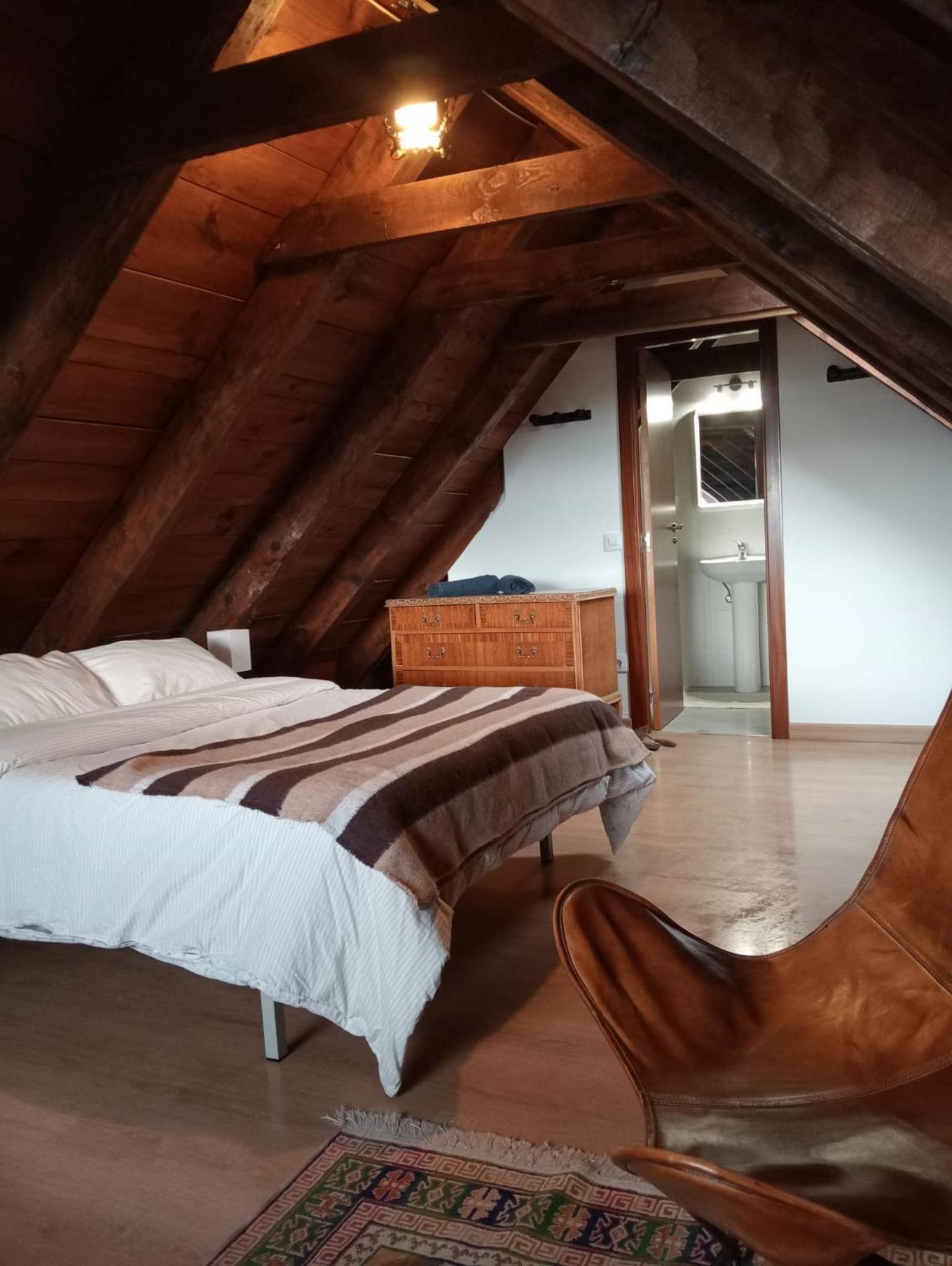 Albergue La Escuela De Lirí Eksteriør billede
